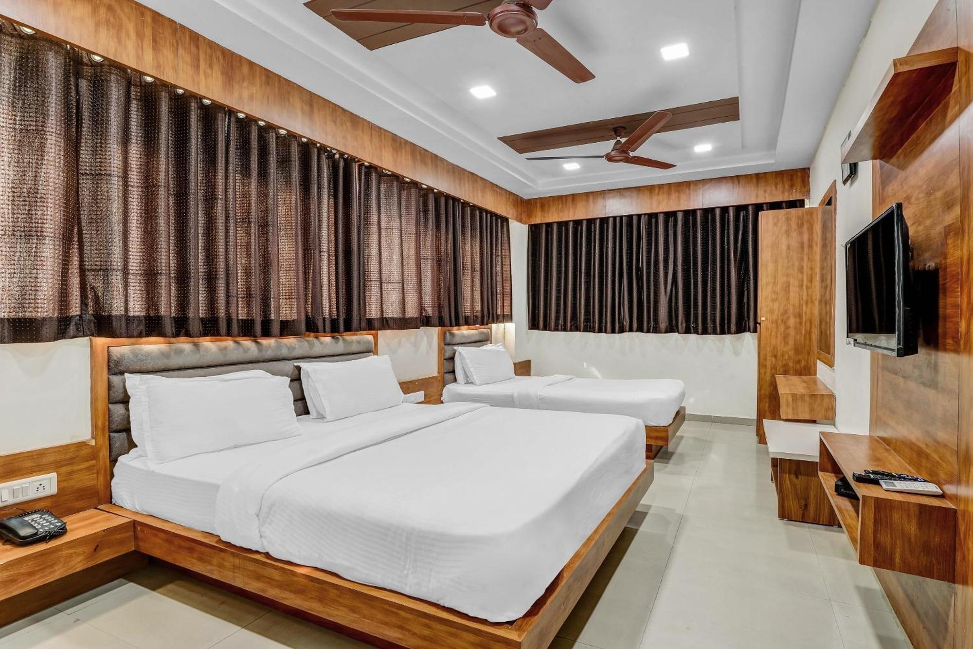 Capital O Maple View Otel Naroda Dış mekan fotoğraf