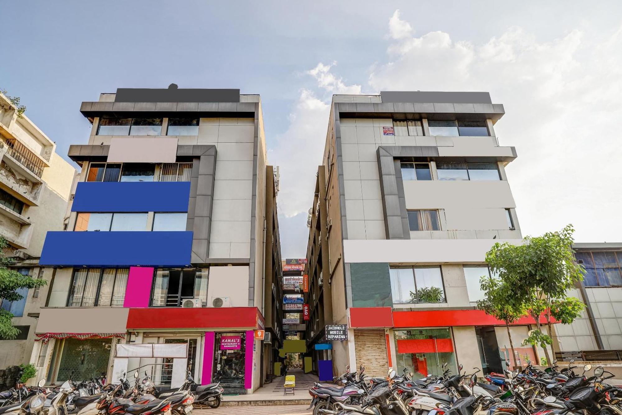 Capital O Maple View Otel Naroda Dış mekan fotoğraf