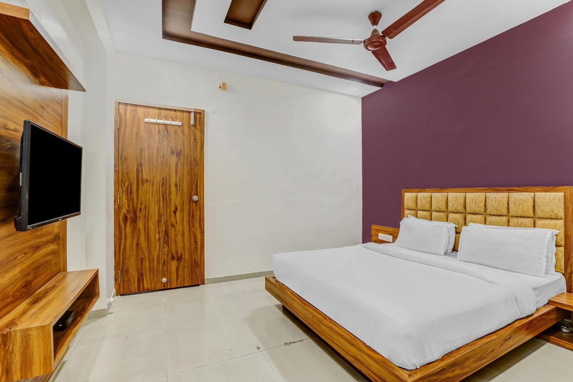 Capital O Maple View Otel Naroda Dış mekan fotoğraf