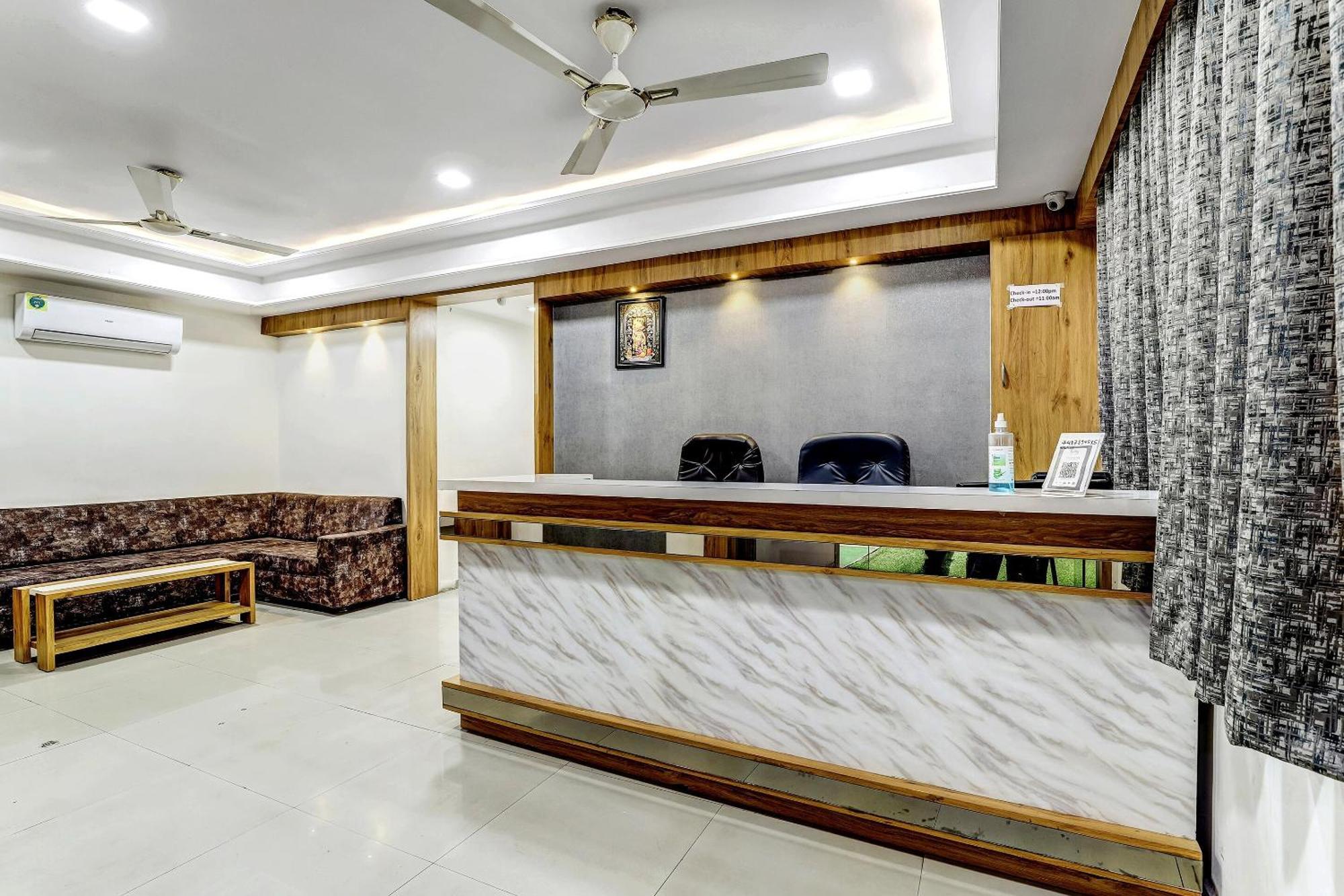 Capital O Maple View Otel Naroda Dış mekan fotoğraf