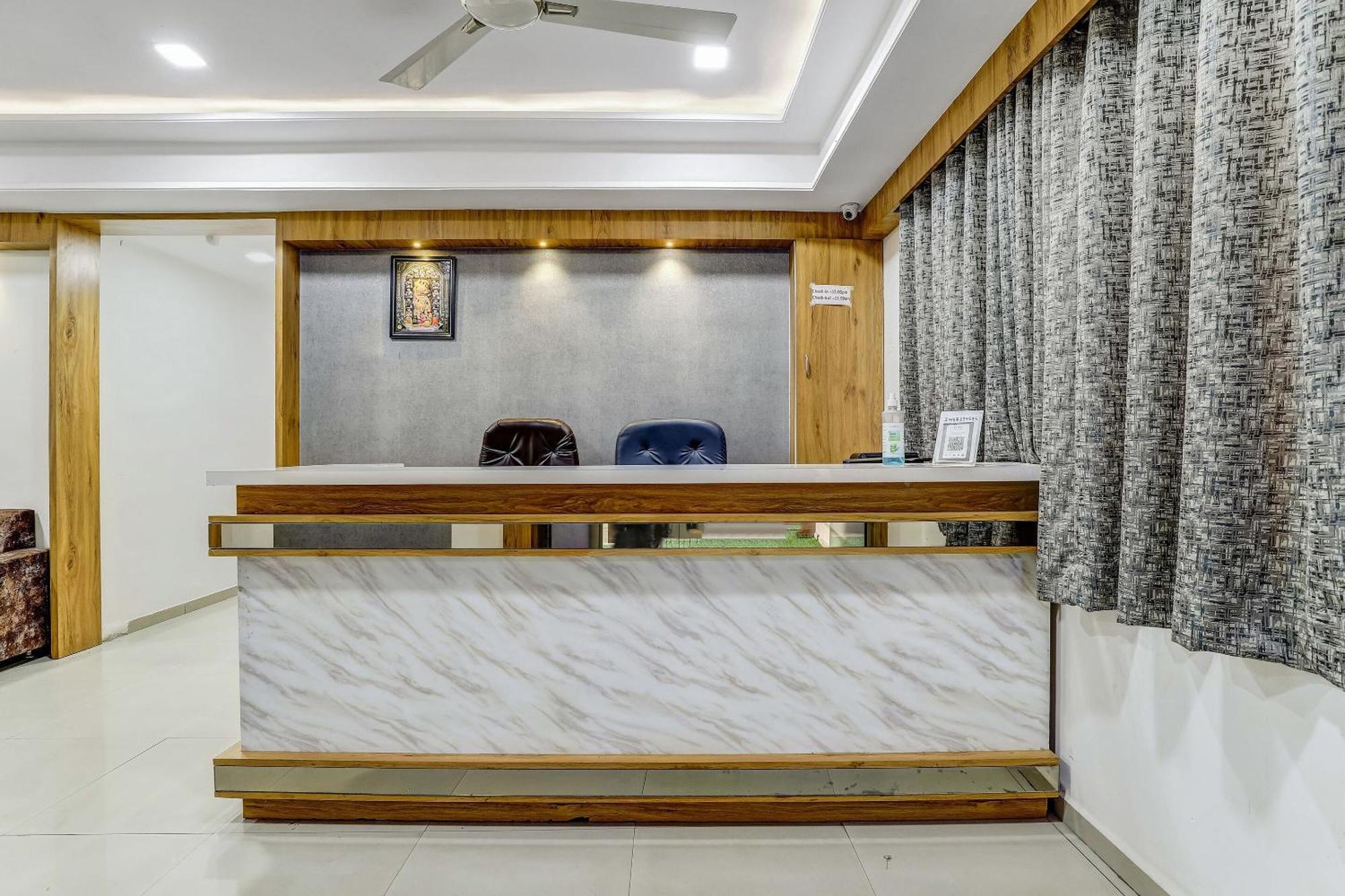 Capital O Maple View Otel Naroda Dış mekan fotoğraf