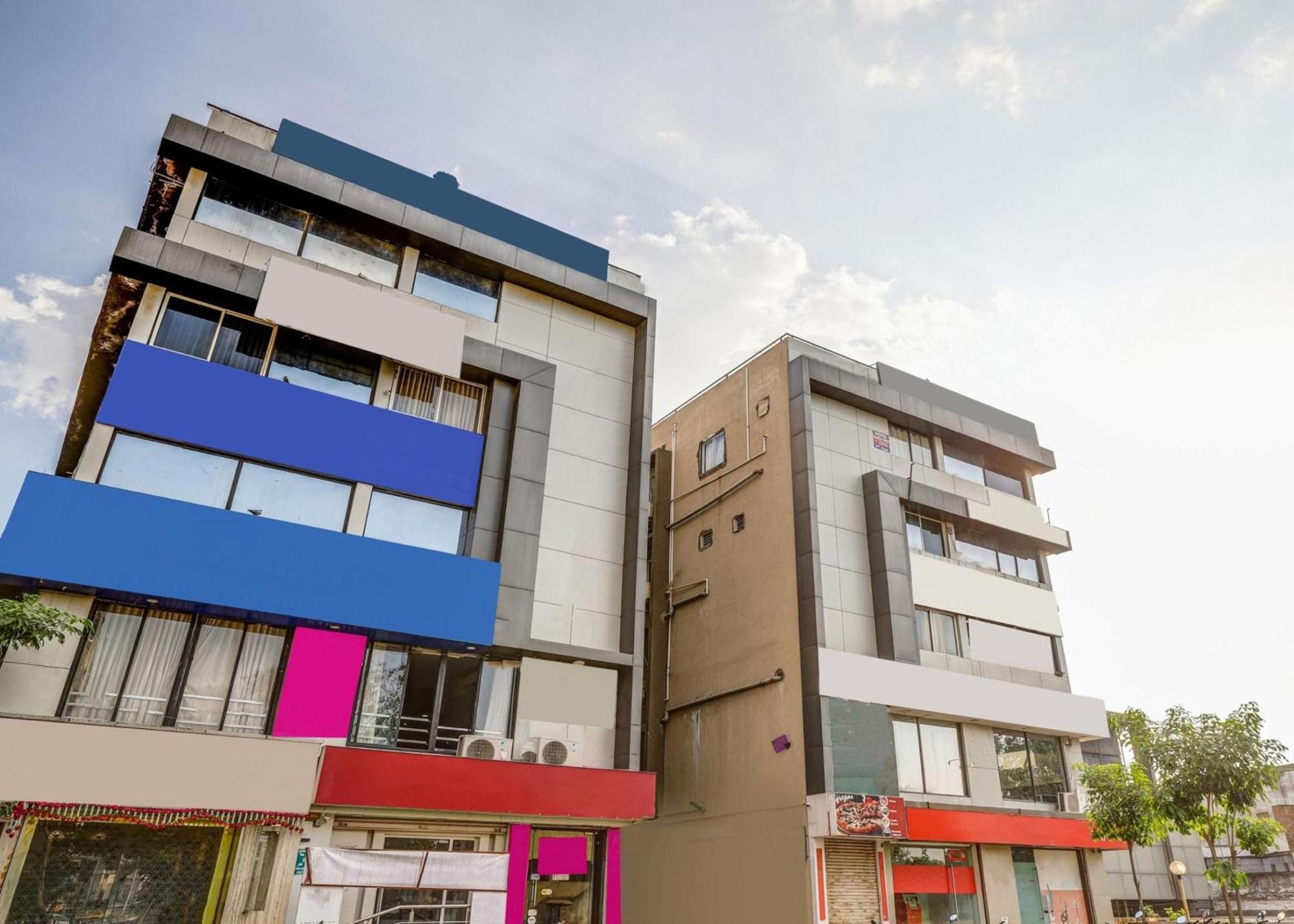 Capital O Maple View Otel Naroda Dış mekan fotoğraf